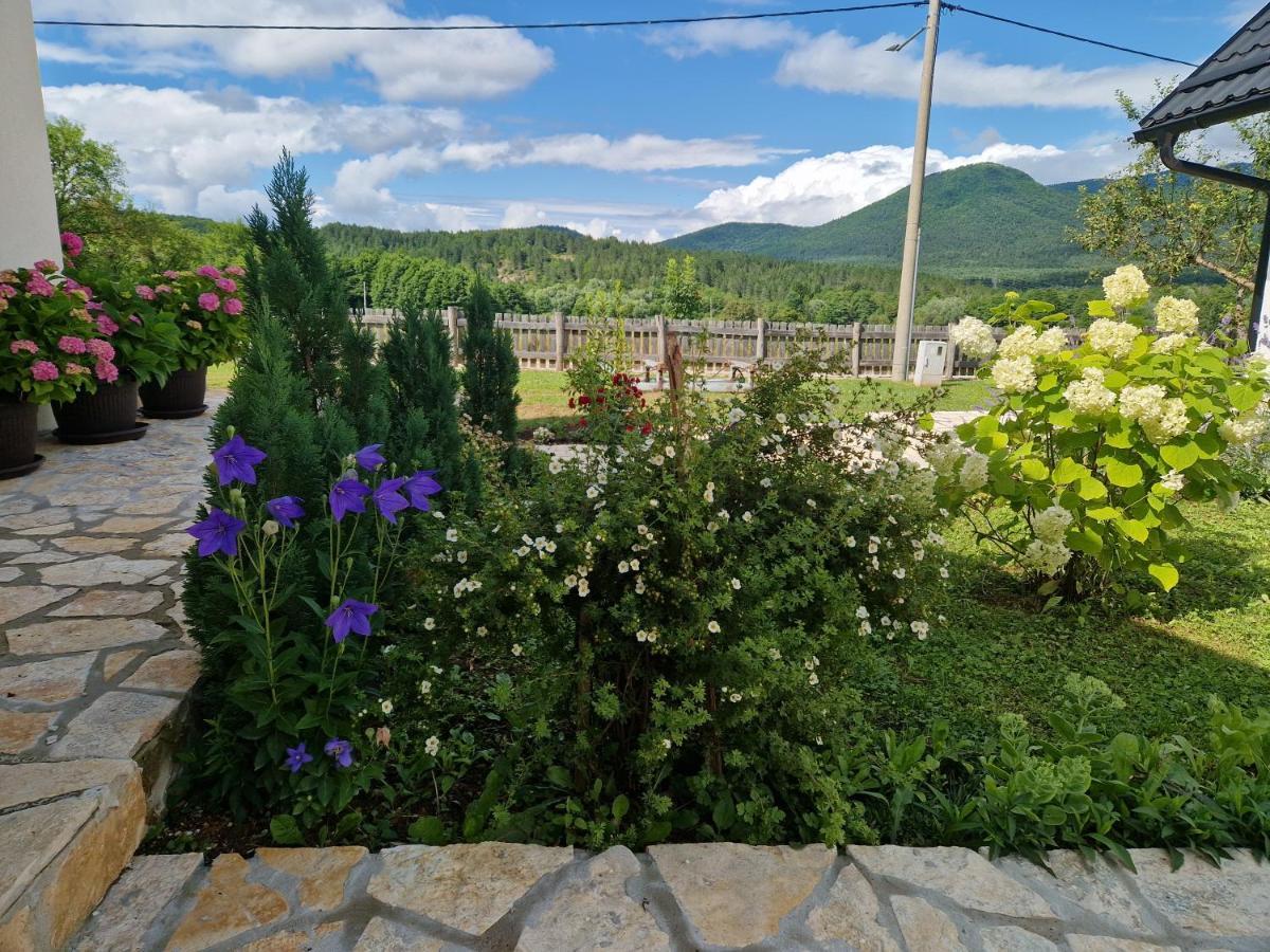 Plitvice Apis Villa Korenica Dış mekan fotoğraf