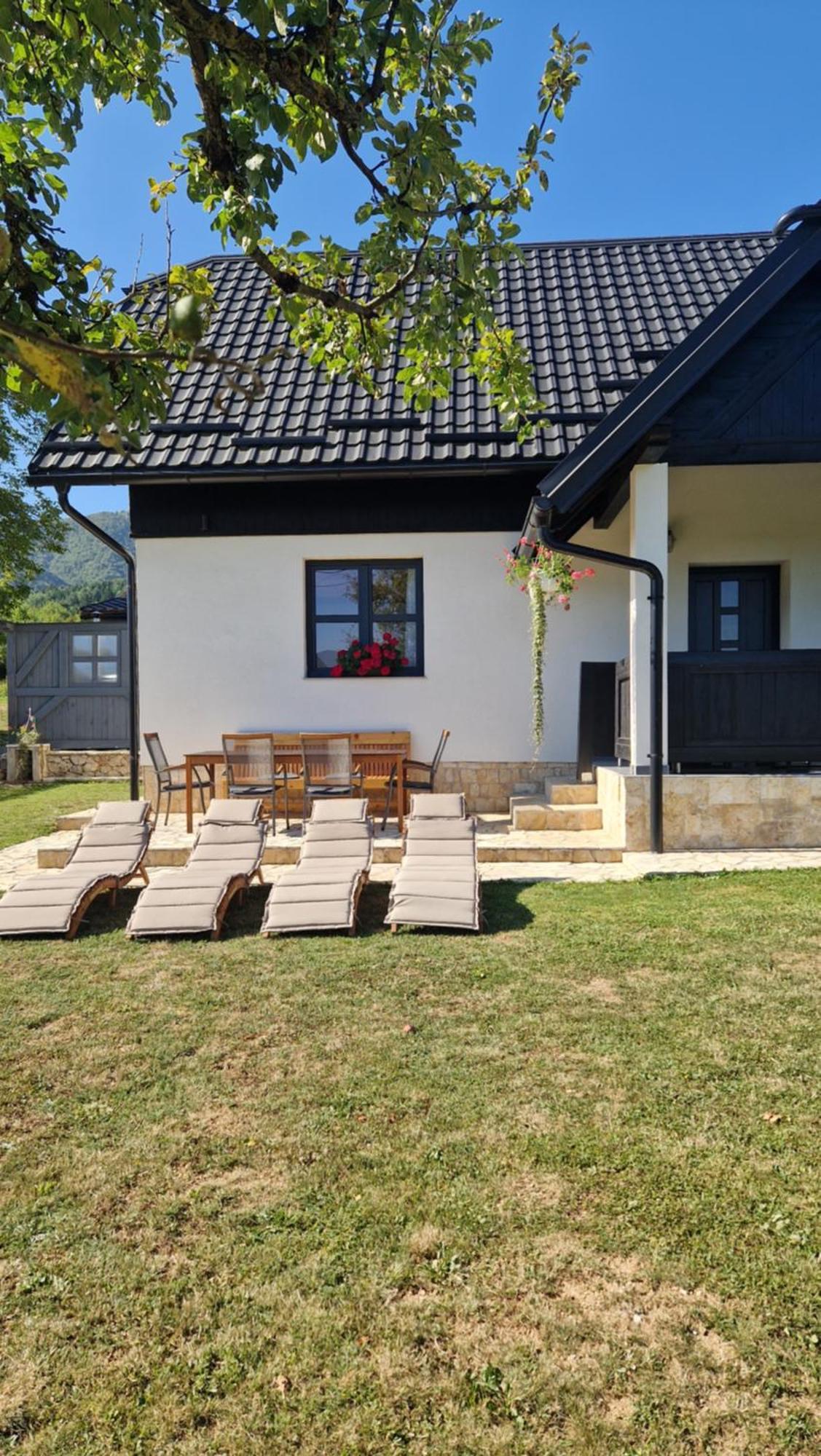 Plitvice Apis Villa Korenica Dış mekan fotoğraf